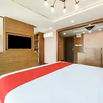 Oyo 458 Nakorn Siam Boutique Hotel 2*