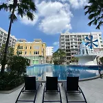 Condo With Gorgeous Pool