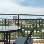 Supalai Mare 1-bedroom With Balcony & Sea View อพาร์ทเม้น Pattaya