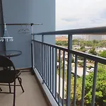 Supalai Mare 1-bedroom With Balcony & Sea View อพาร์ทเม้น