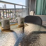 อพาร์ทเม้น Supalai Mare 1-bedroom With Balcony & Sea View Pattaya
