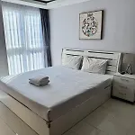 อพาร์ทเม้น Grand Avenue 1br Pool View Smart Tv Wifi 6th Floor Pattaya