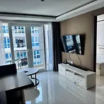 Grand Avenue 1br Pool View Smart Tv Wifi 6th Floor อพาร์ทเม้น *