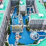 Modern 1-Bedroom Condo With Pool View Arcadia Beach Continental Pattaya