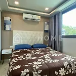 1-Bedroom Arcadia Center Suites 702