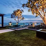 Peaceful Stay Near Walking Street And Pattaya Beach In The Pattaya City