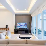The Terrace 209 By Pratumnak Pool *