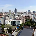 อพาร์ทเม้น The Base Pattaya, High Floor, Seaview *