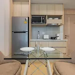 อพาร์ทเม้น 1bed Luxury With Pool & Gym Access Near Walking Street
