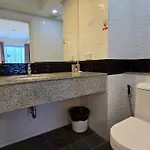Tropical Garden A Pratumnak Soi 4-5 อพาร์ทเม้น
