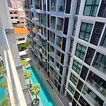 Tropical Garden A Pratumnak Soi 4-5 อพาร์ทเม้น