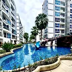 Grand Avenue Apartment Pattaya