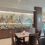 วารีนา พาเลซ โฮเทล (SHA Extra Plus)