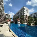 Famous With Charming Pool อพาร์ทเม้น Pattaya