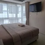 Grand Avenue Condo Soi Boaukow