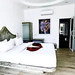 Starland Luxury Pool Walking Street * Pattaya