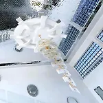 Starland Luxury Pool Walking Street