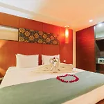 Tycoon Holiday Hotel โรงแรม *