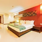 Tycoon Holiday Hotel *