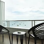 บาบูน่าบีชฟรอนท์ลิฟวิ่ง 3* Pattaya