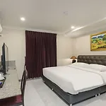 เดอะ แอมเบียนซ์ โฮเทล โรงแรม 3*