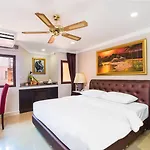 เดอะ แอมเบียนซ์ โฮเทล 3* Pattaya
