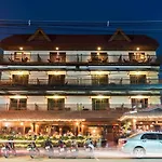 โรงแรม จอมเทียนโบ๊ทเฮ้าส์ 3*