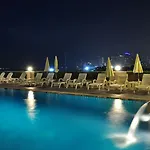 Flipper Lodge Hotel - Sha Extra Plus