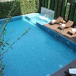 โรงแรม Chariot 3*