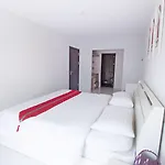 Apartment The Place Pratumnak By Sunny