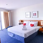 โรงแรม Sandy Spring 3*