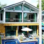 4Poolvillas