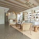 Hotel Tribe 3*
