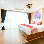 Hotel Oyo 458 Nakorn Siam Boutique