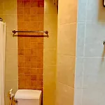 โรงแรม Authong 3*
