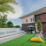 Green Beach Pool Villa