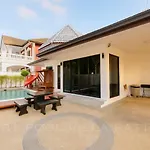 Heart Pool Villa Pattaya