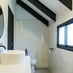 Saga Pool House 5br, 200m From Pattaya