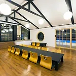 Saga Pool House 5br, 200m From *