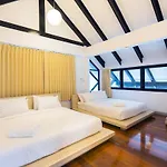 Saga Pool House 5br, 200m From
