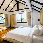 Saga Pool House 5br, 200m From Villa