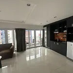 Apartment Spacious 1br With Kitchen, Pool, Near Beach, Bars & Eats,gym Near By *