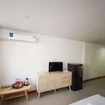 Aparthotel Proud &wifi 2 3*
