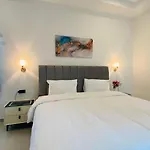 Villa Downtown Pool Pattaya