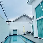 Villa Downtown Pool *