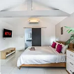 Luxury Pool Villa Pattaya Center C8 - 4 Bedroom