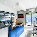 Luxury Pool Villa Pattaya Center C8 - 4 Bedroom