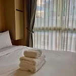 City Garden Olympus Condo With Balcony Washing Machine