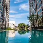 芭提雅市中心海景双卧室 步行街酒吧商场海滩步行几分钟可到 อพาร์ทเม้น