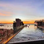 22芭提雅市中心2卧室套房 海景无边泳池 繁华街道 อพาร์ทเม้น Pattaya